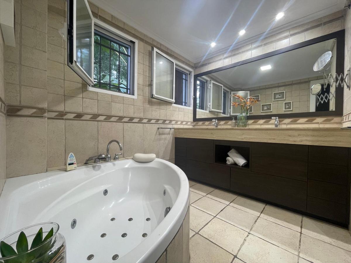 Chalet Exclusivo Bonalba 阿利坎特 外观 照片